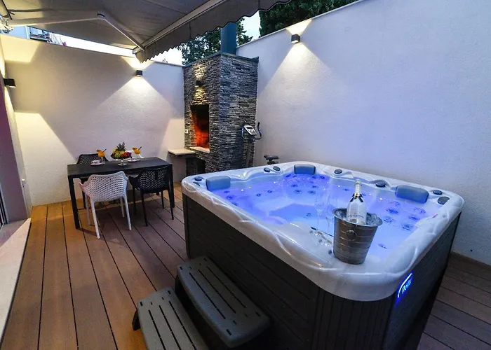 Luxury Apartment Knezovic