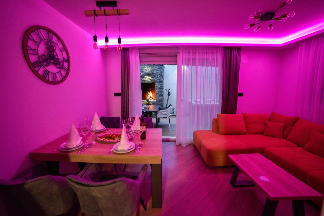 Luxury Knezovic *